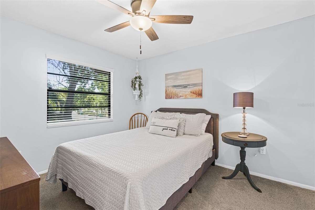 117 HARBOR DRIVE — photo 16 of 33
