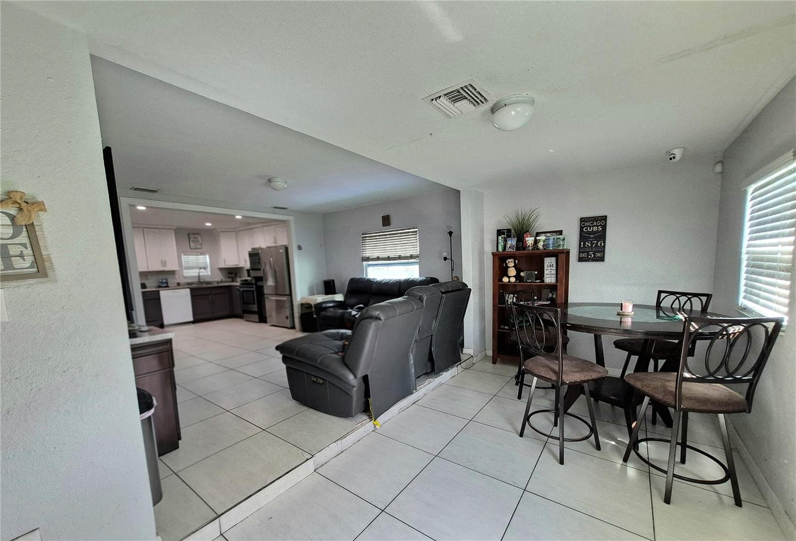 709 119TH AVENUE — photo 3 of 23