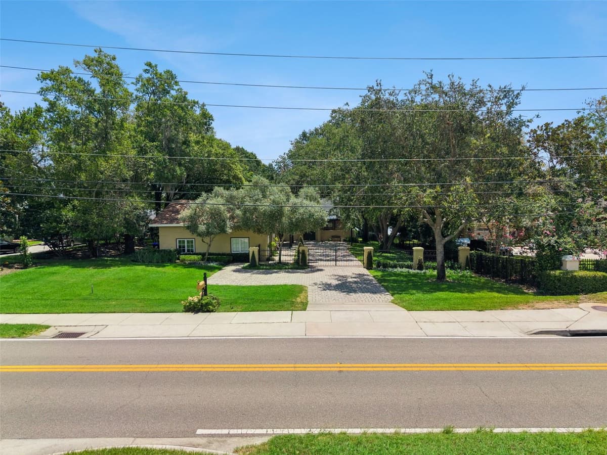 1629 HEMPEL AVENUE — photo 79 of 89