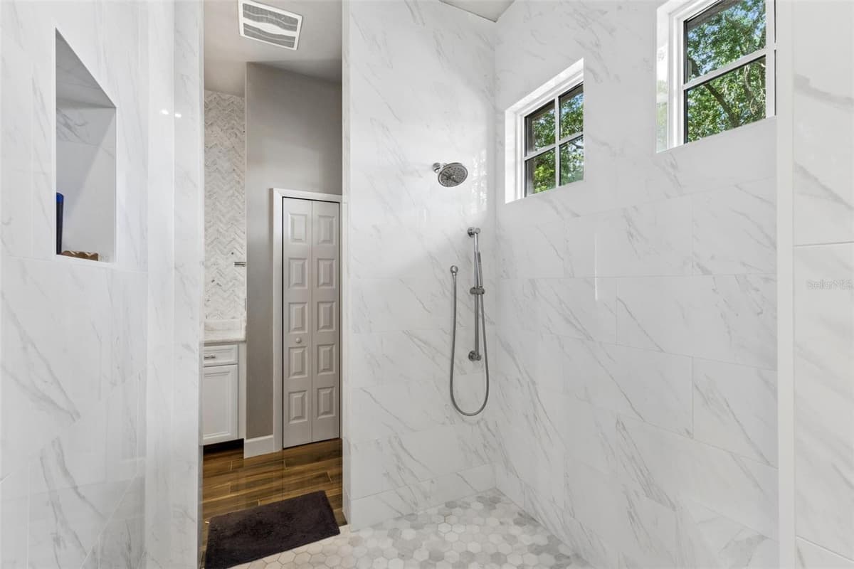 1629 HEMPEL AVENUE — photo 41 of 89