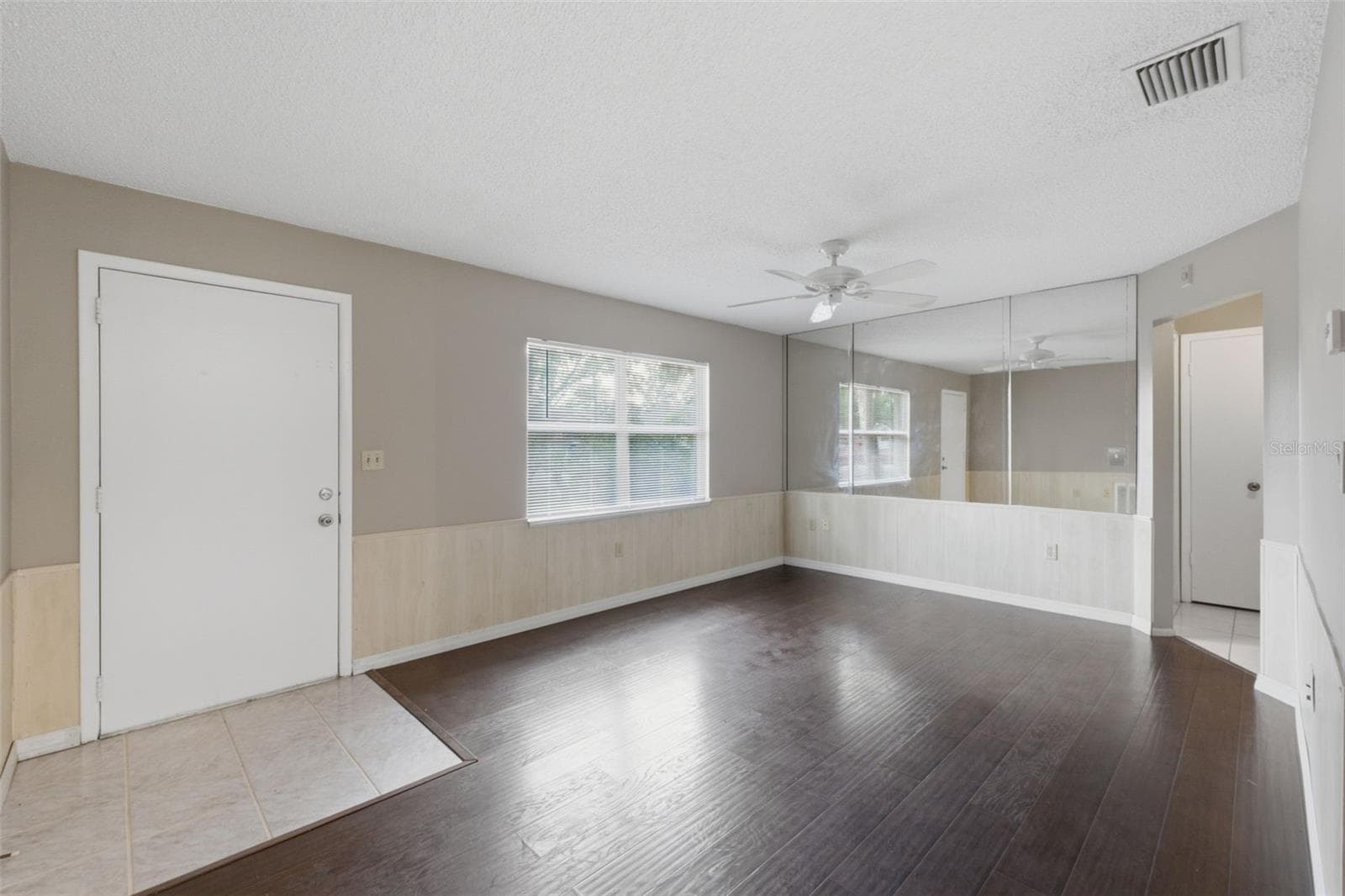 1499 LARKIN ROAD — photo 3 of 24