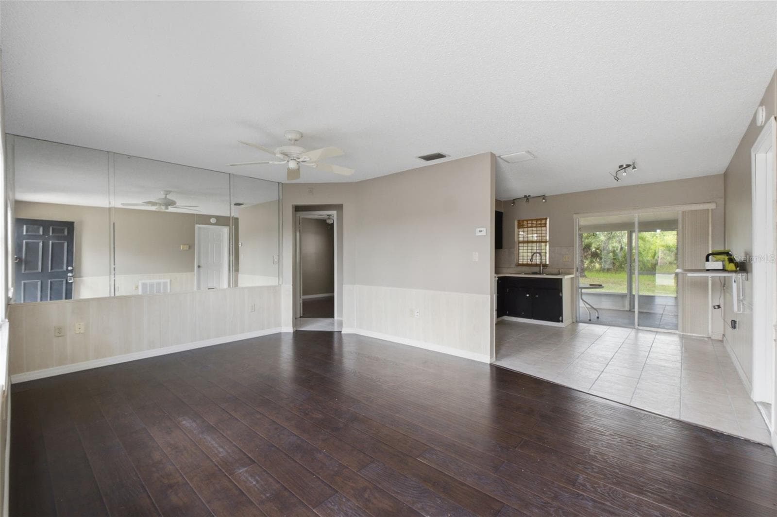 1499 LARKIN ROAD — photo 5 of 24