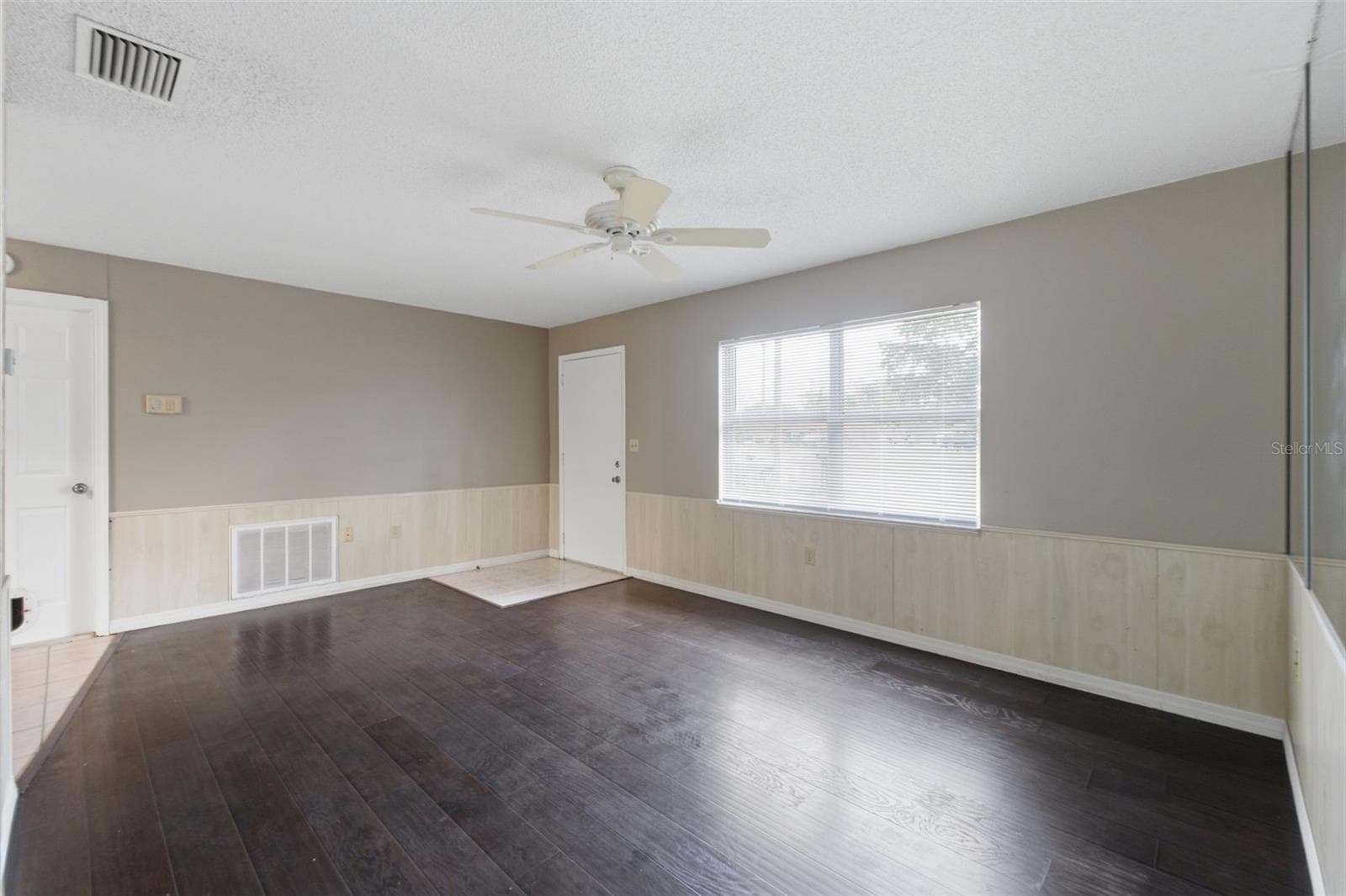 1499 LARKIN ROAD — photo 4 of 24