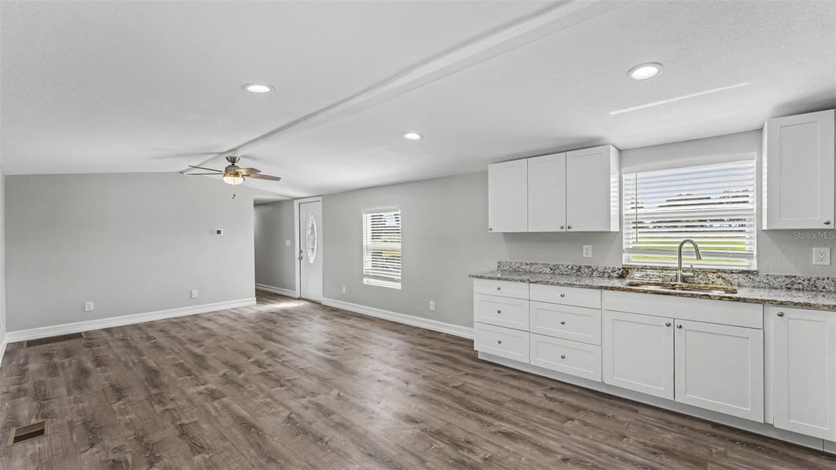 21 RIDGE ROAD — photo 6 of 34
