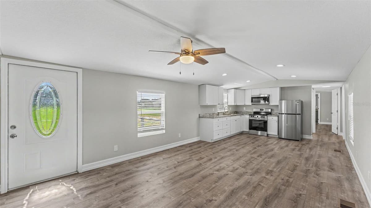 21 RIDGE ROAD — photo 3 of 34