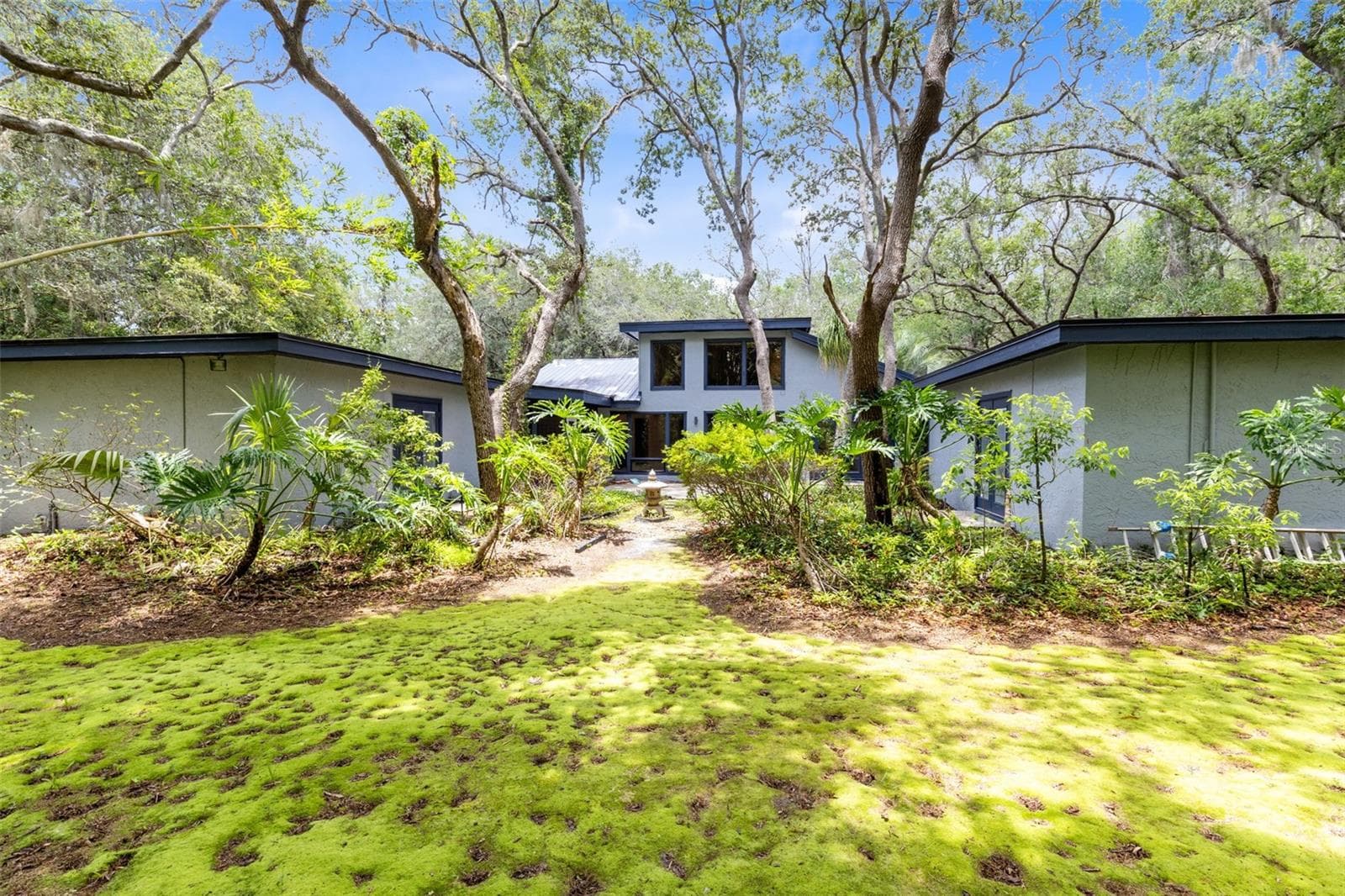995 DYSON DRIVE — photo 4 of 26