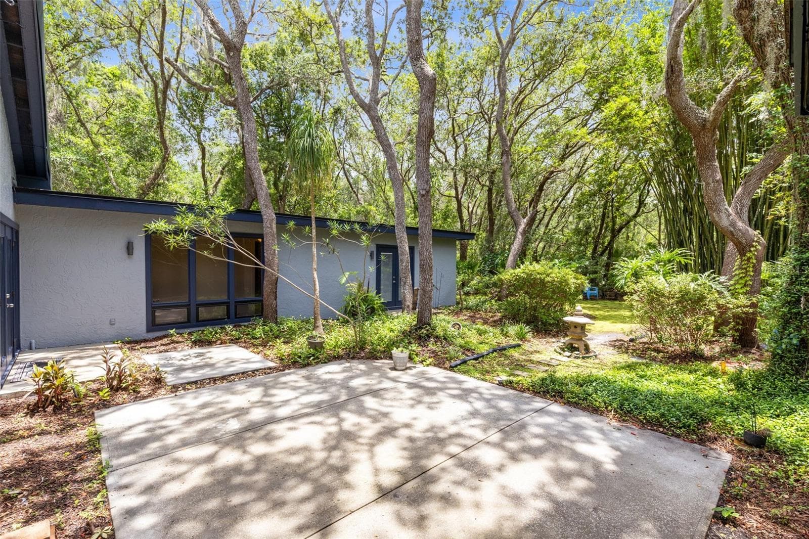 995 DYSON DRIVE — photo 5 of 26