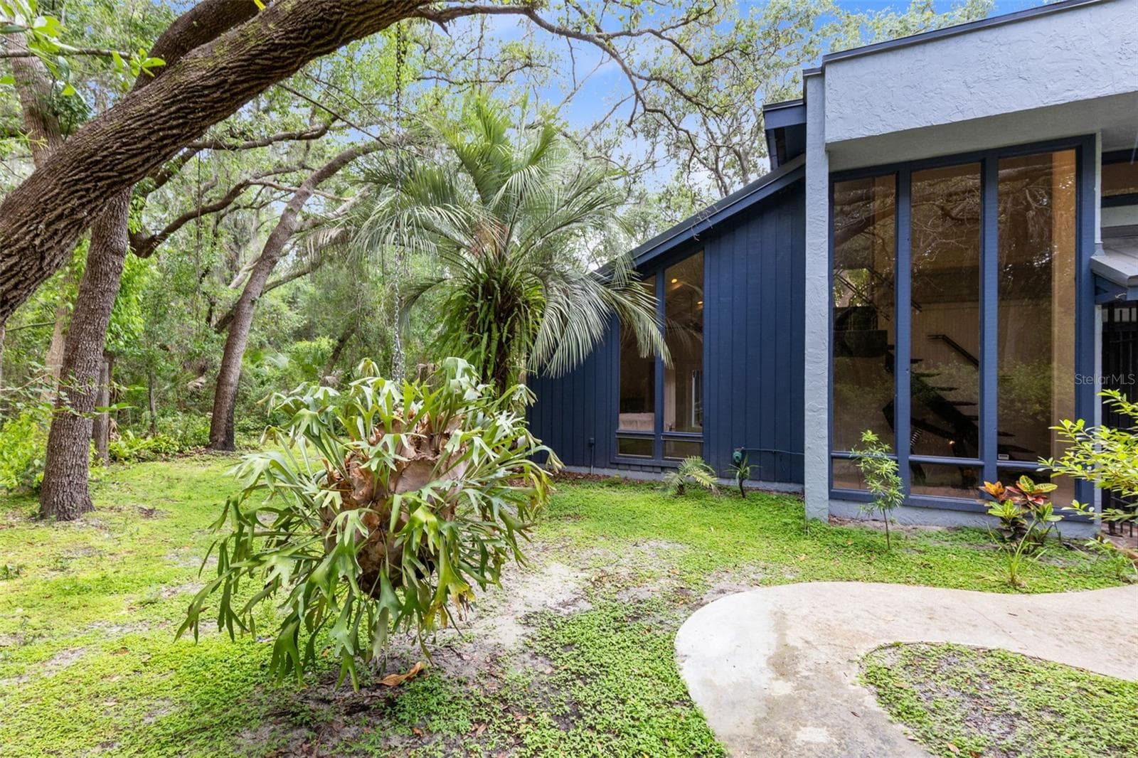 995 DYSON DRIVE — photo 3 of 26