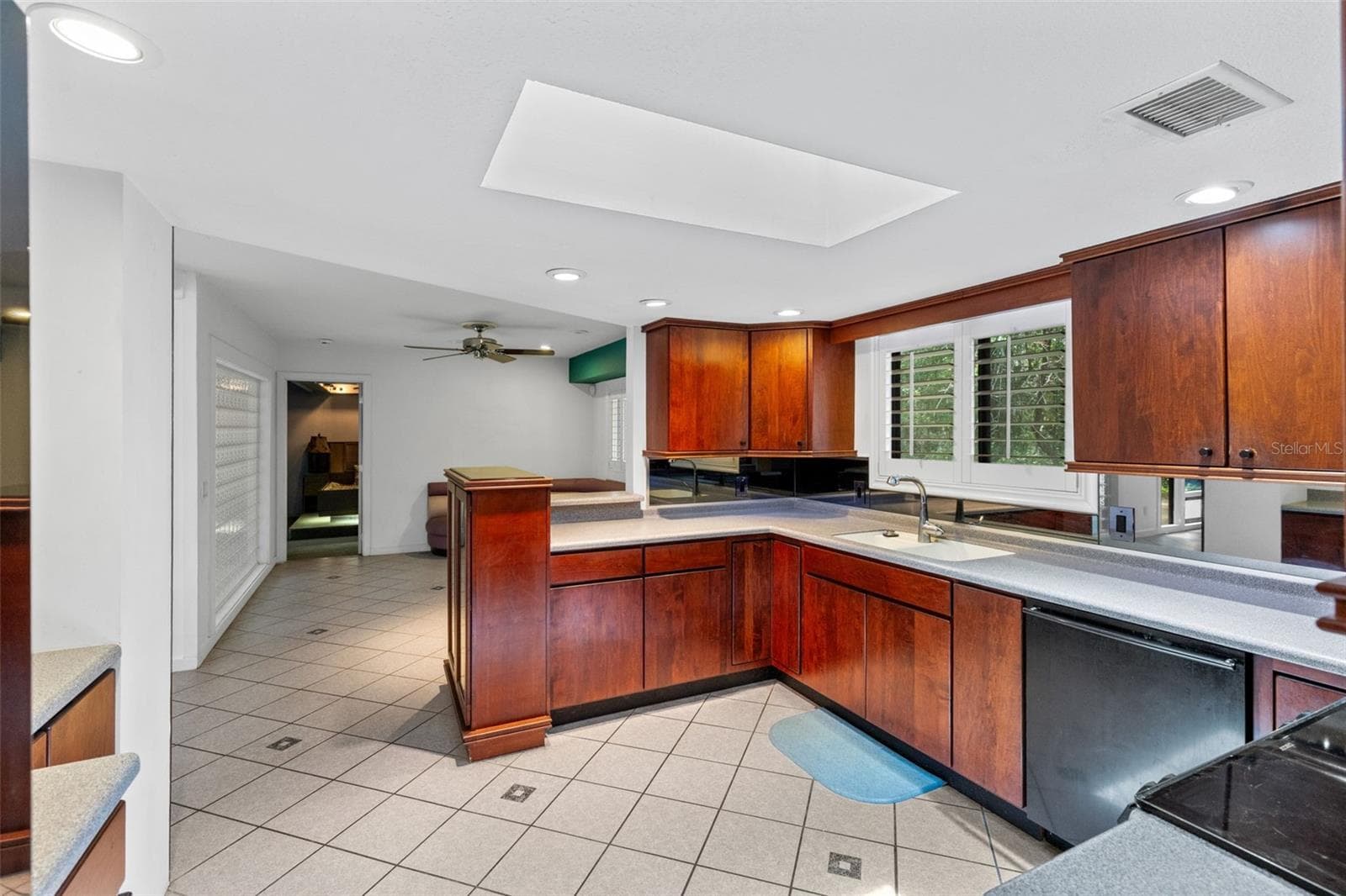 995 DYSON DRIVE — photo 10 of 26