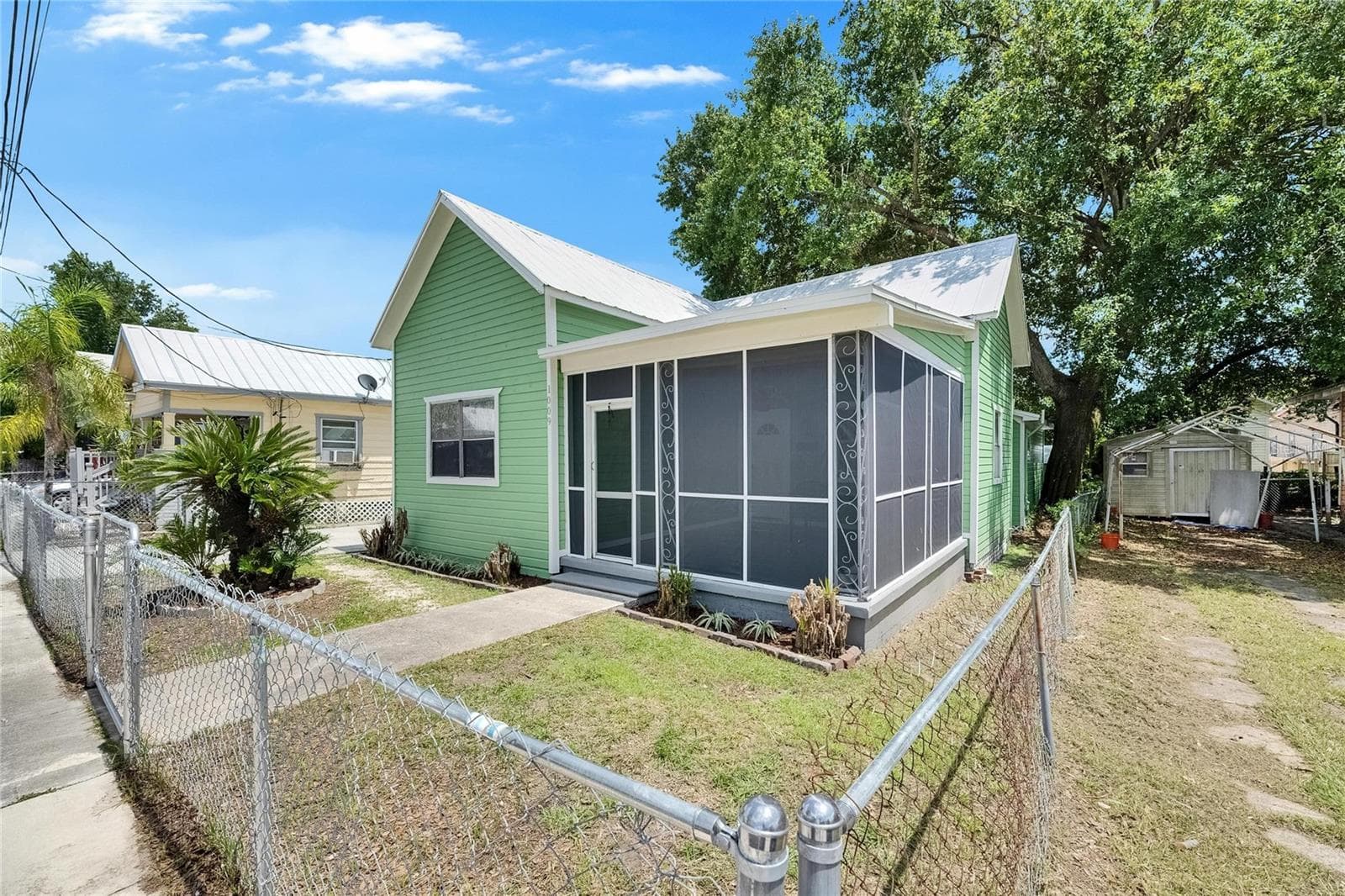 1009 COLUMBUS DRIVE — photo 1 of 36