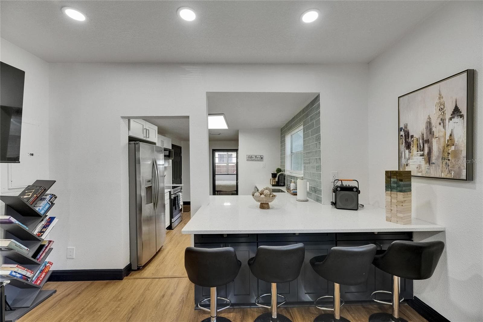 1009 COLUMBUS DRIVE — photo 6 of 36
