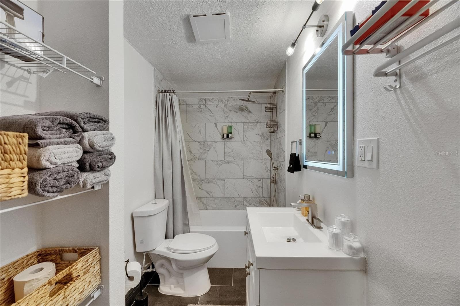 1009 COLUMBUS DRIVE — photo 16 of 36