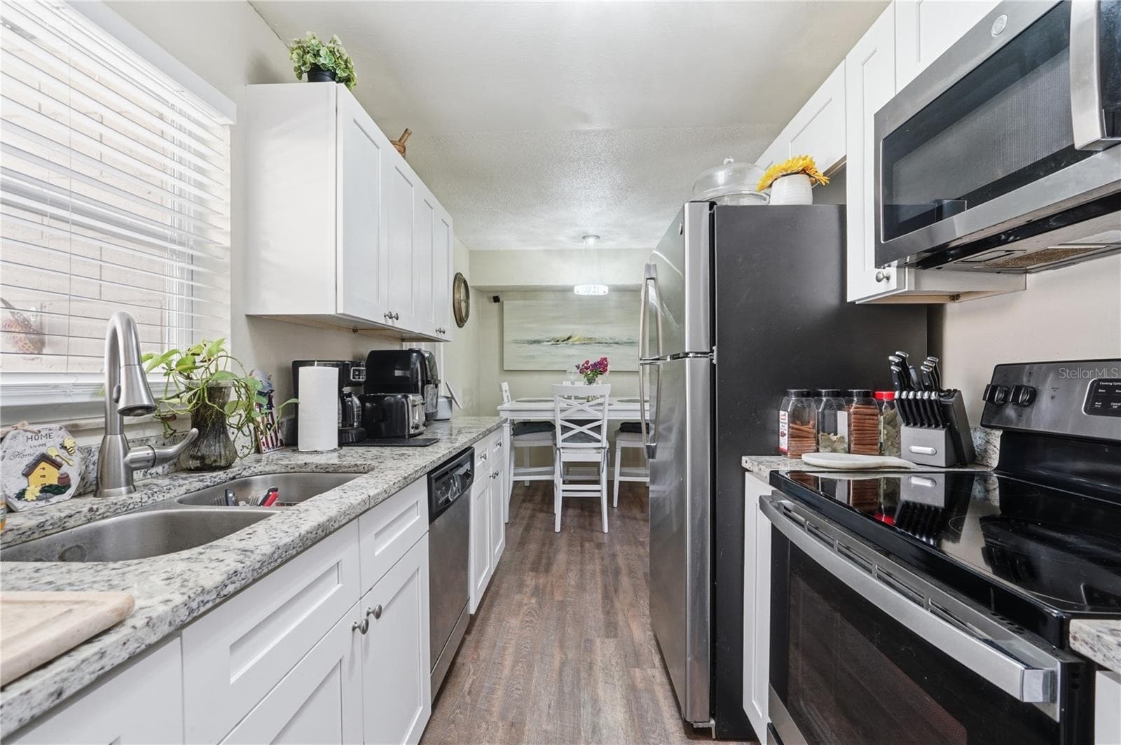 1410 KOZART COURT — photo 4 of 16