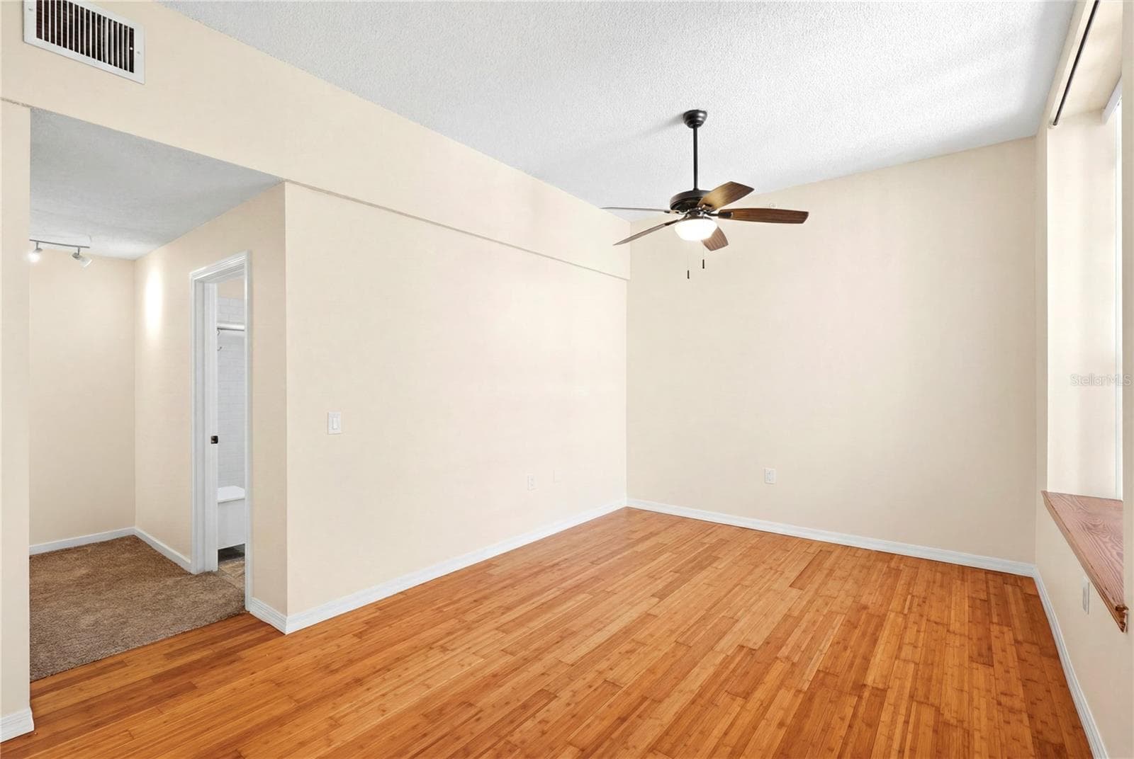701 MIRROR LAKE DRIVE — photo 17 of 51
