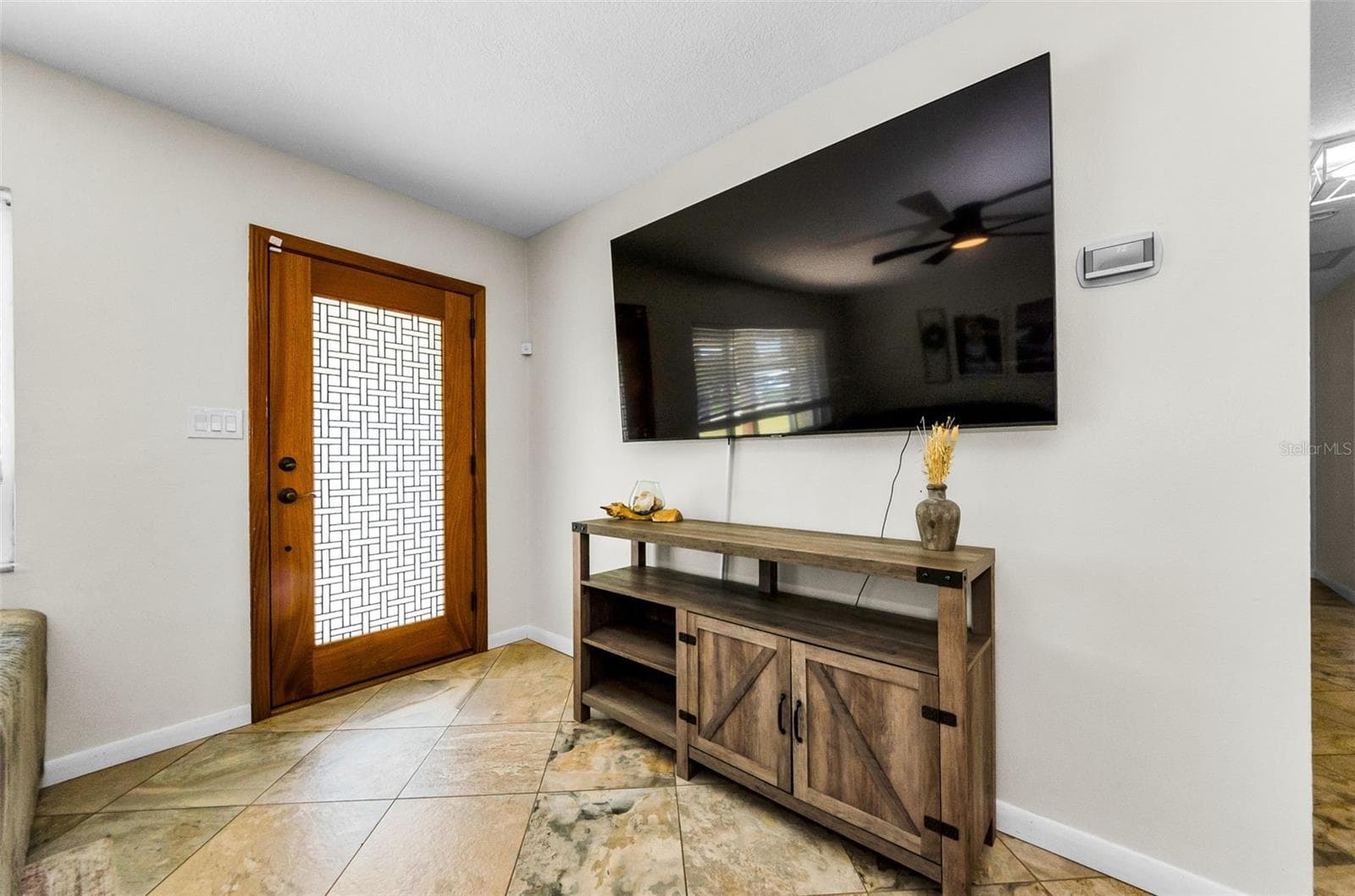 1838 LOMBARDY DRIVE — photo 9 of 43