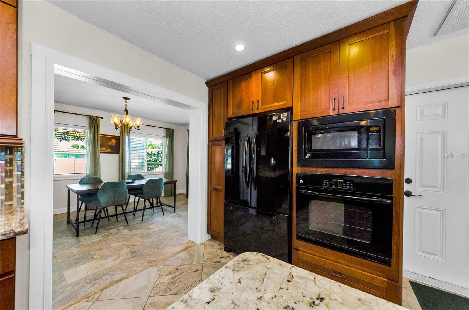 1838 LOMBARDY DRIVE — photo 21 of 43