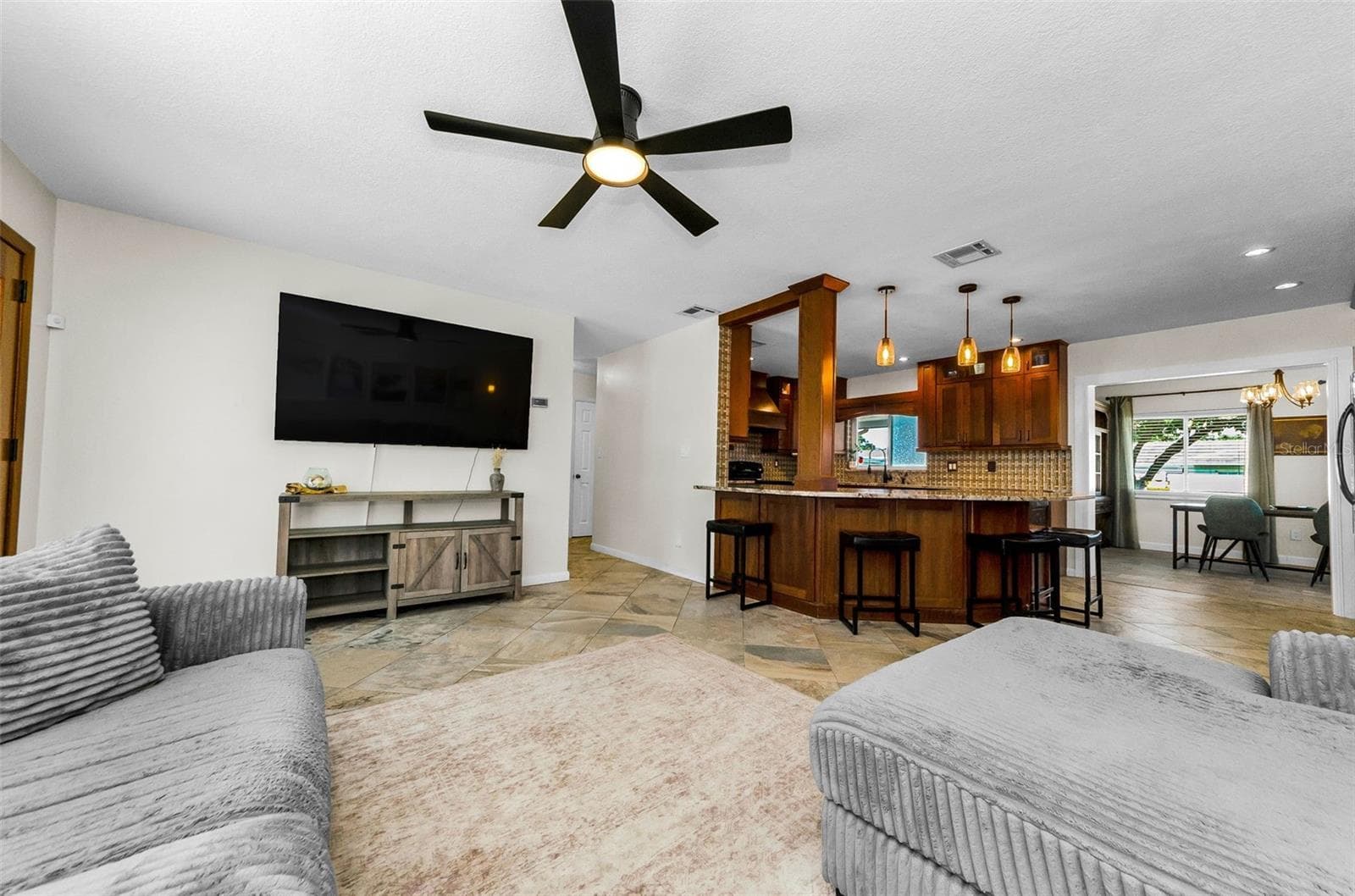 1838 LOMBARDY DRIVE — photo 13 of 43