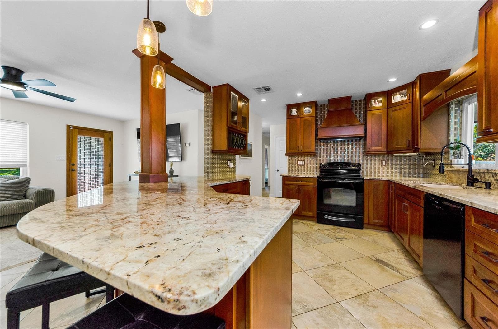 1838 LOMBARDY DRIVE — photo 15 of 43