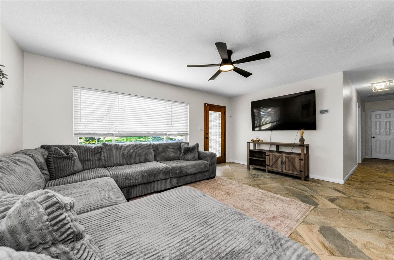 1838 LOMBARDY DRIVE — photo 12 of 43