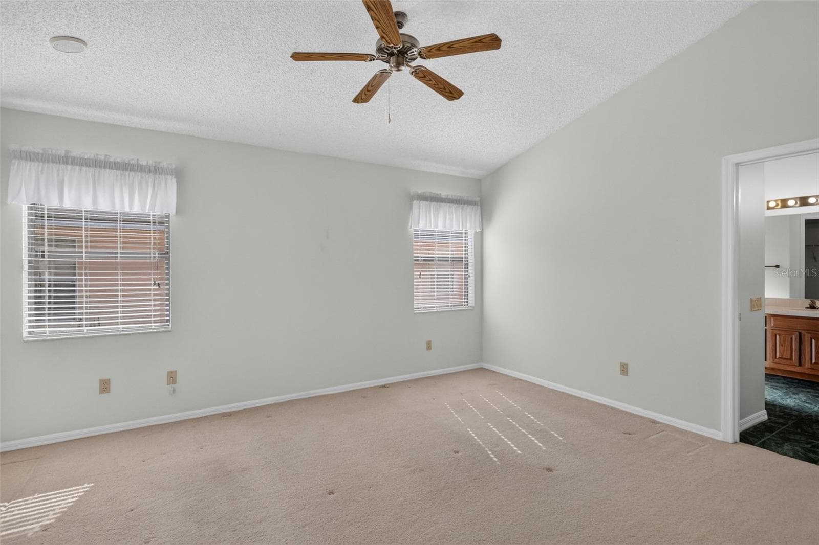 811 MIRANDA WAY — photo 20 of 51