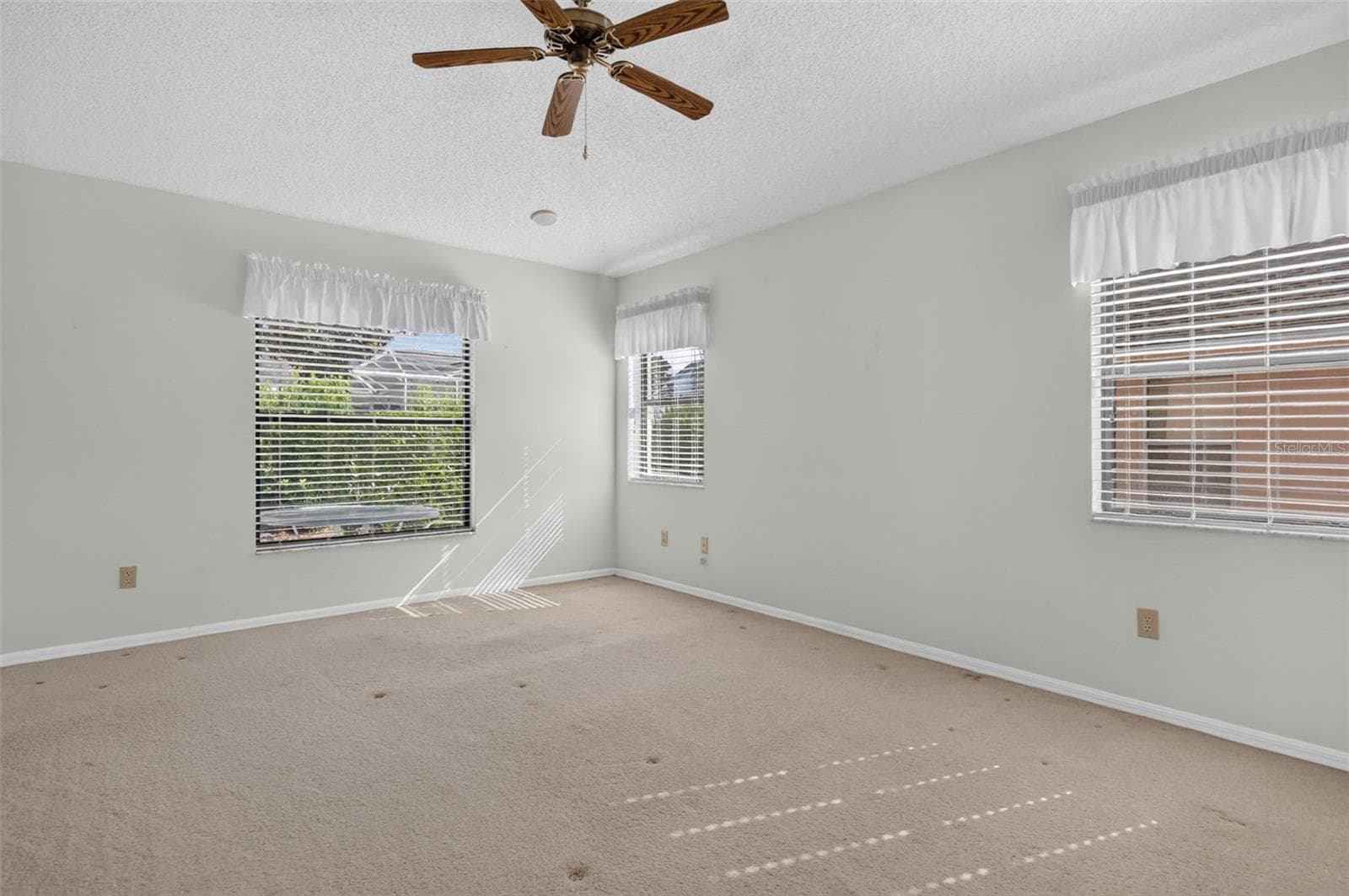 811 MIRANDA WAY — photo 21 of 51