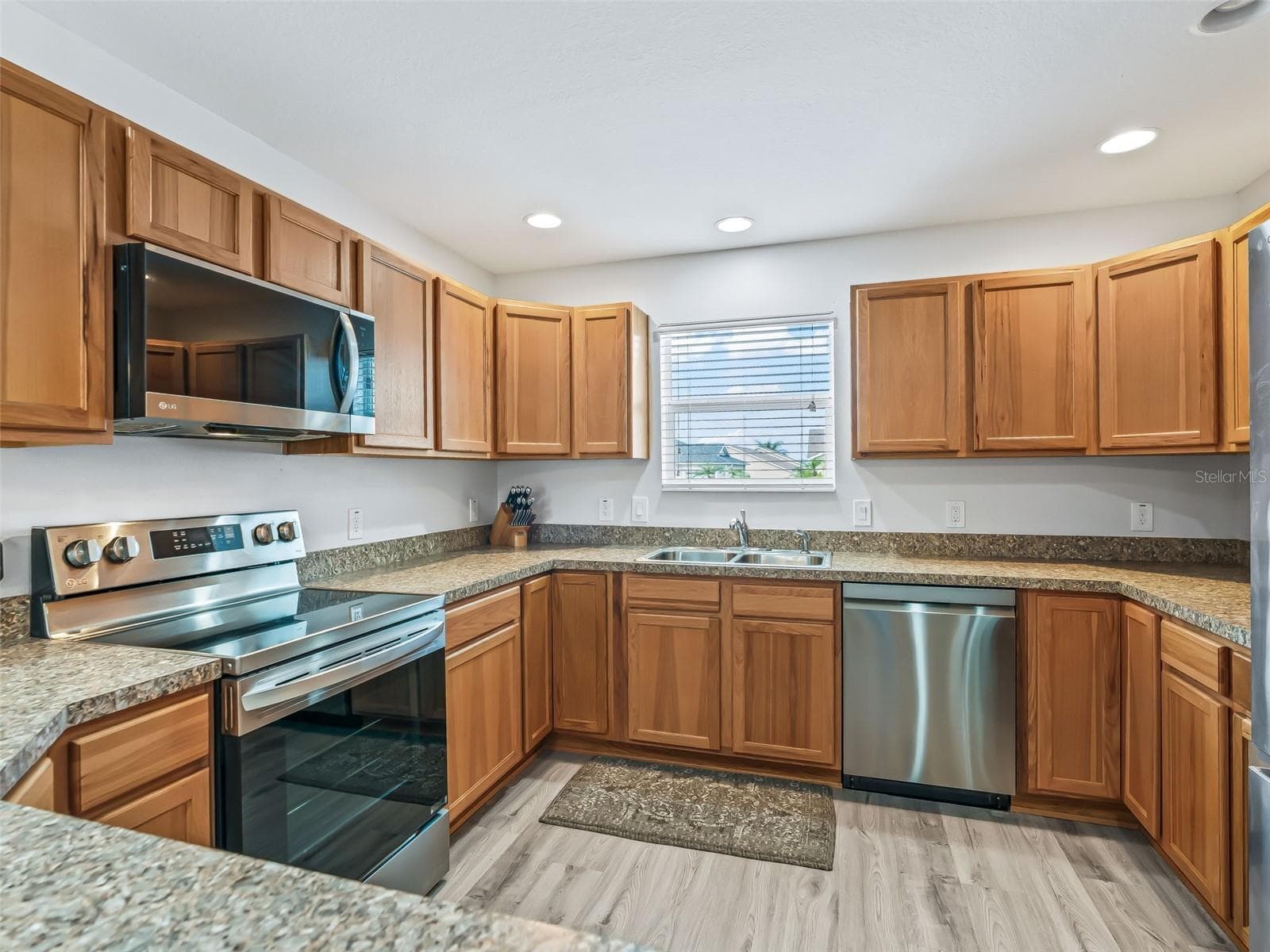 3487 GREENACRES TERRACE — photo 7 of 30