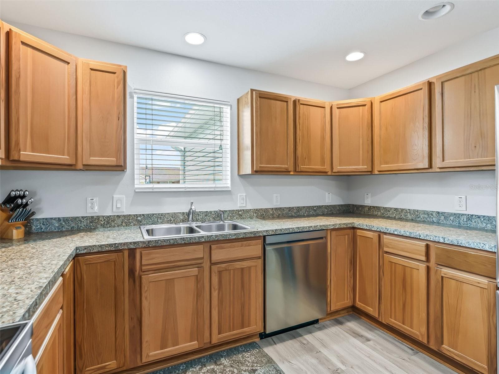 3487 GREENACRES TERRACE — photo 8 of 30