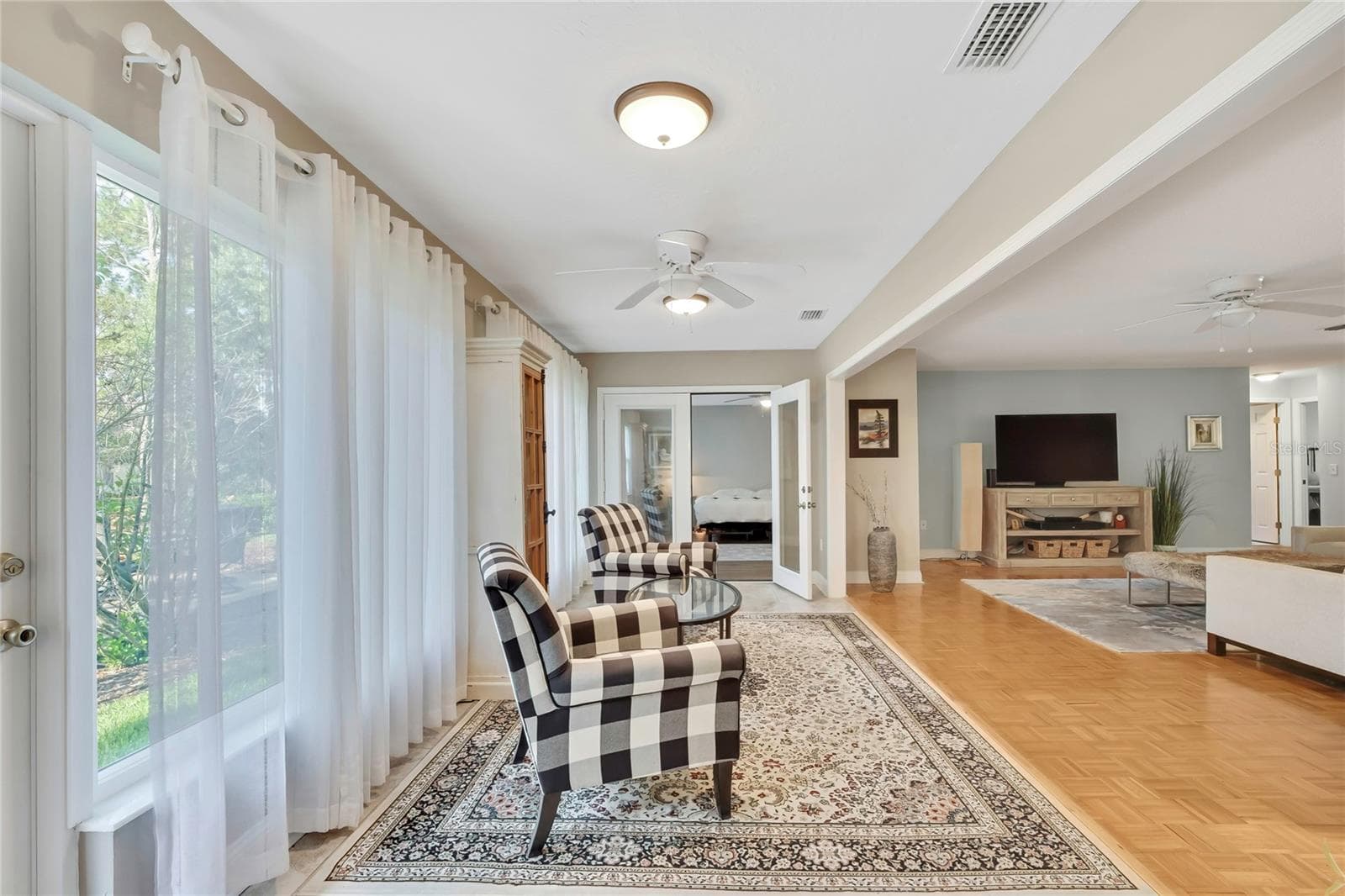 6577 PINE MEADOWS DRIVE — photo 8 of 34