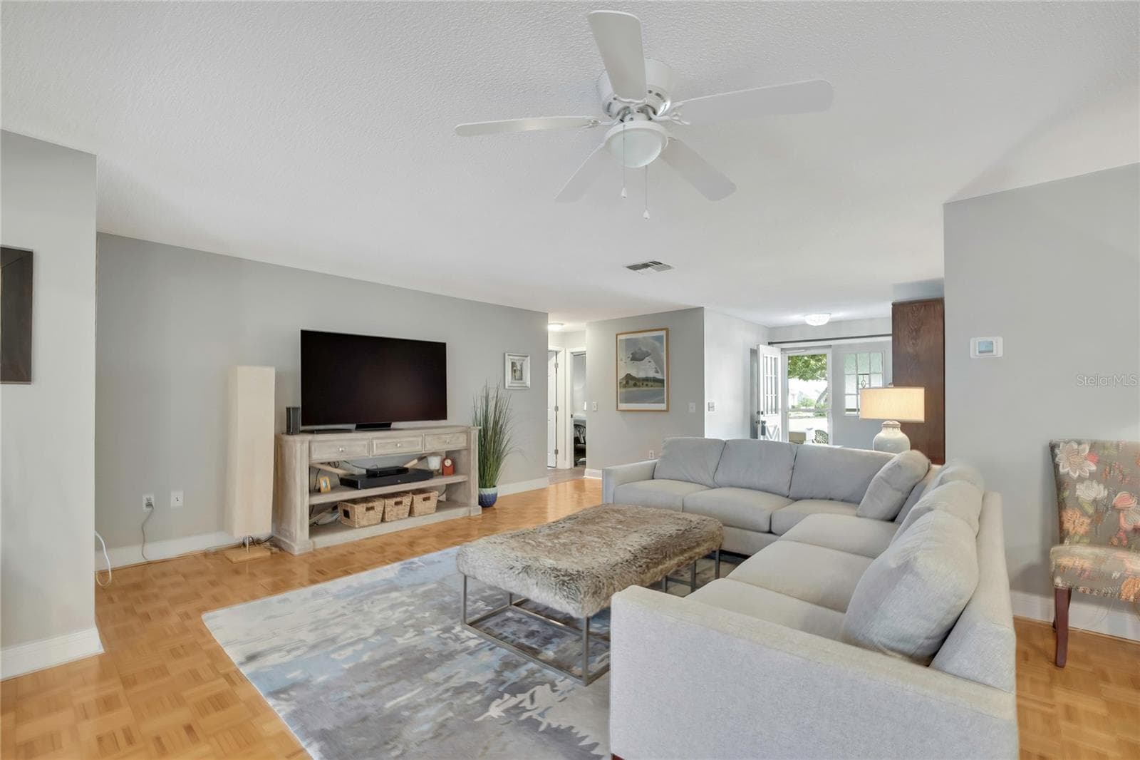 6577 PINE MEADOWS DRIVE — photo 5 of 34
