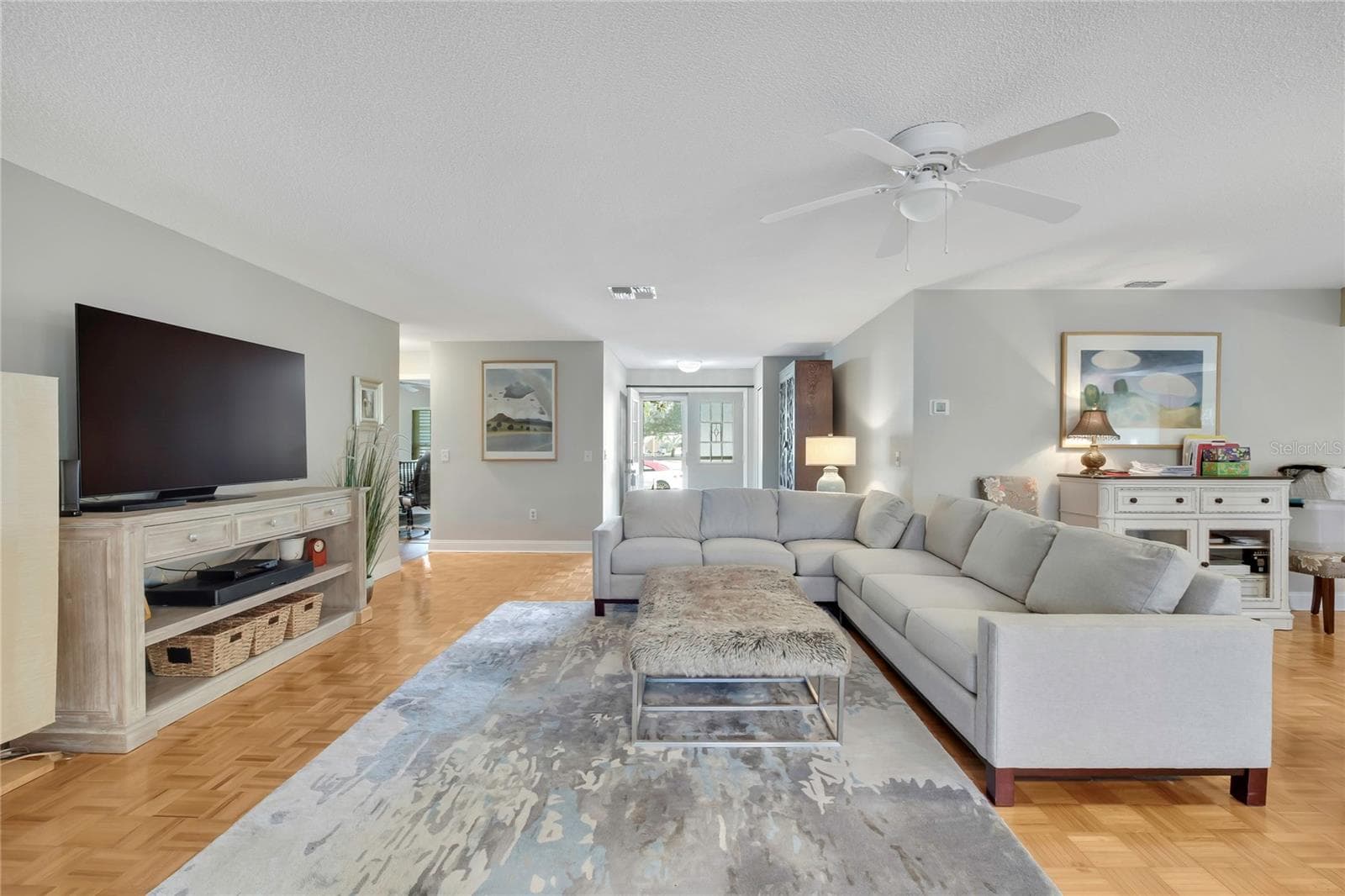 6577 PINE MEADOWS DRIVE — photo 4 of 34