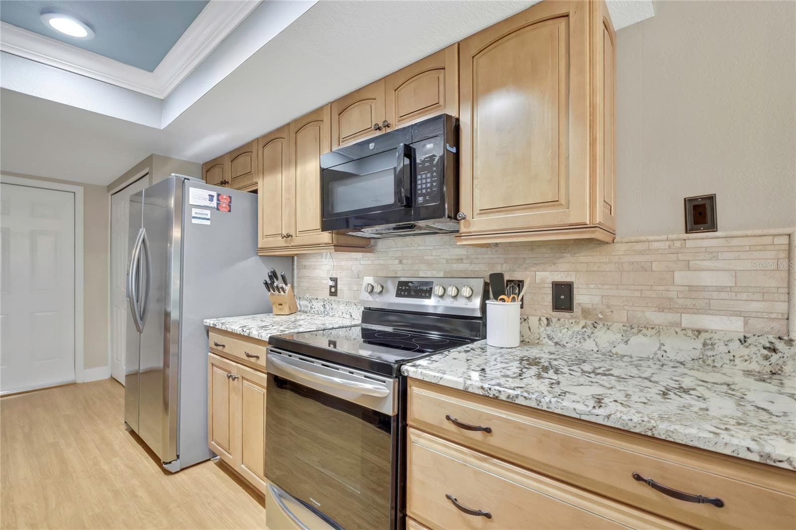 6577 PINE MEADOWS DRIVE — photo 11 of 34