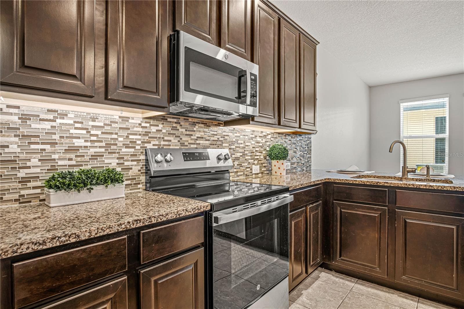 11472 CENTER LAKE DRIVE — photo 15 of 53