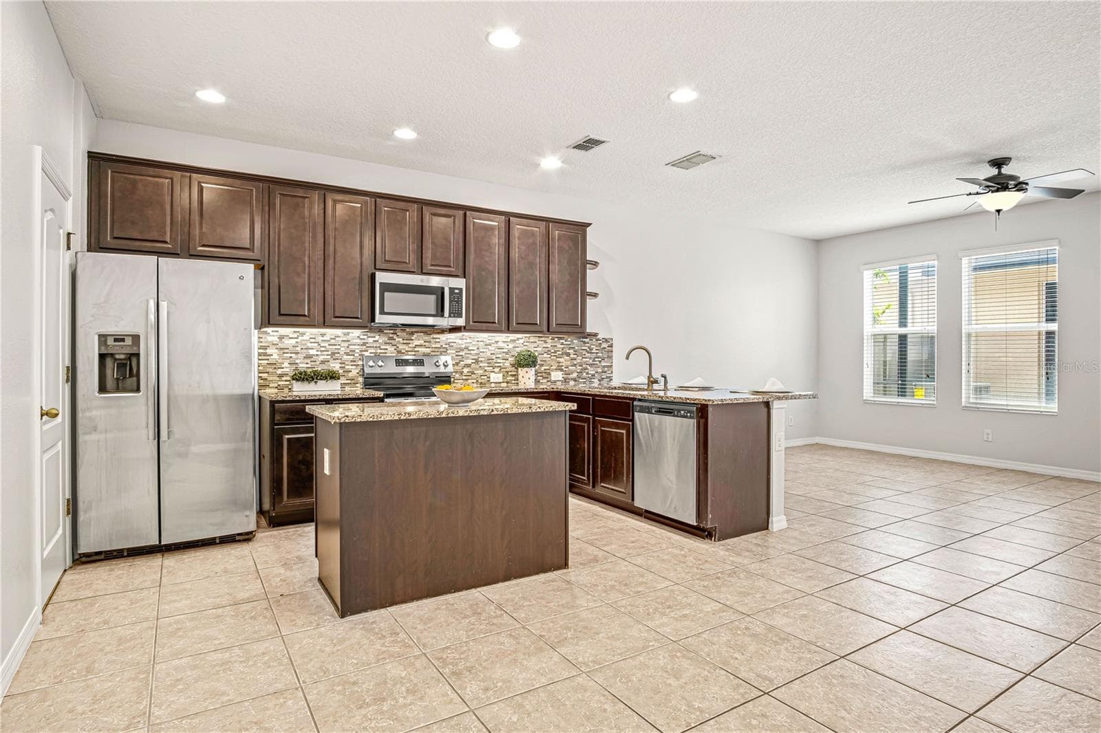 11472 CENTER LAKE DRIVE — photo 12 of 53