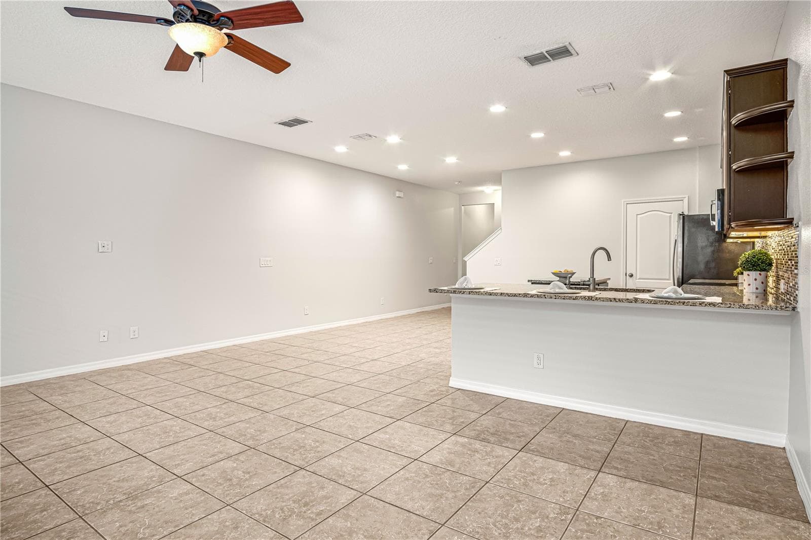 11472 CENTER LAKE DRIVE — photo 16 of 53