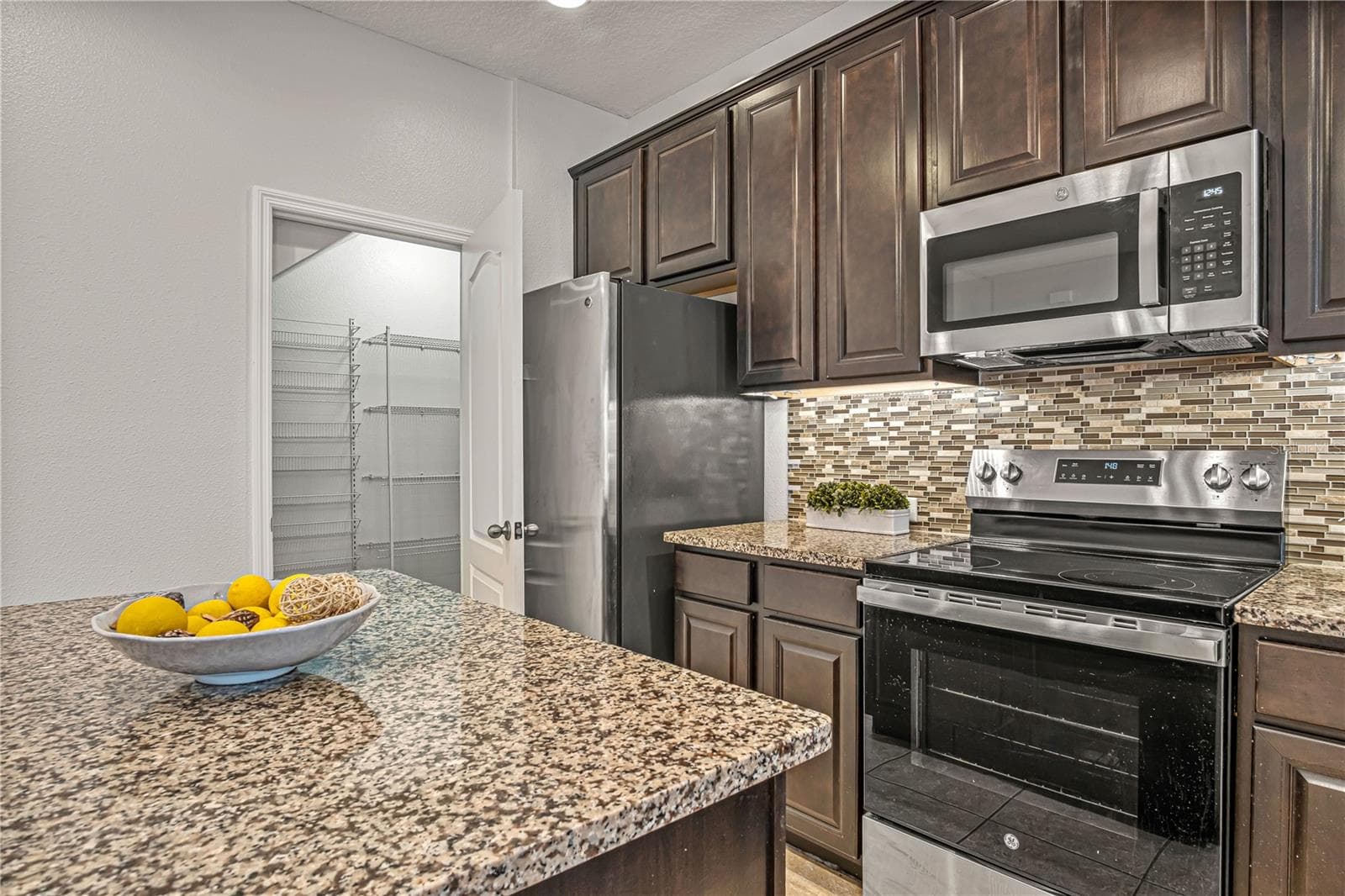 11472 CENTER LAKE DRIVE — photo 14 of 53