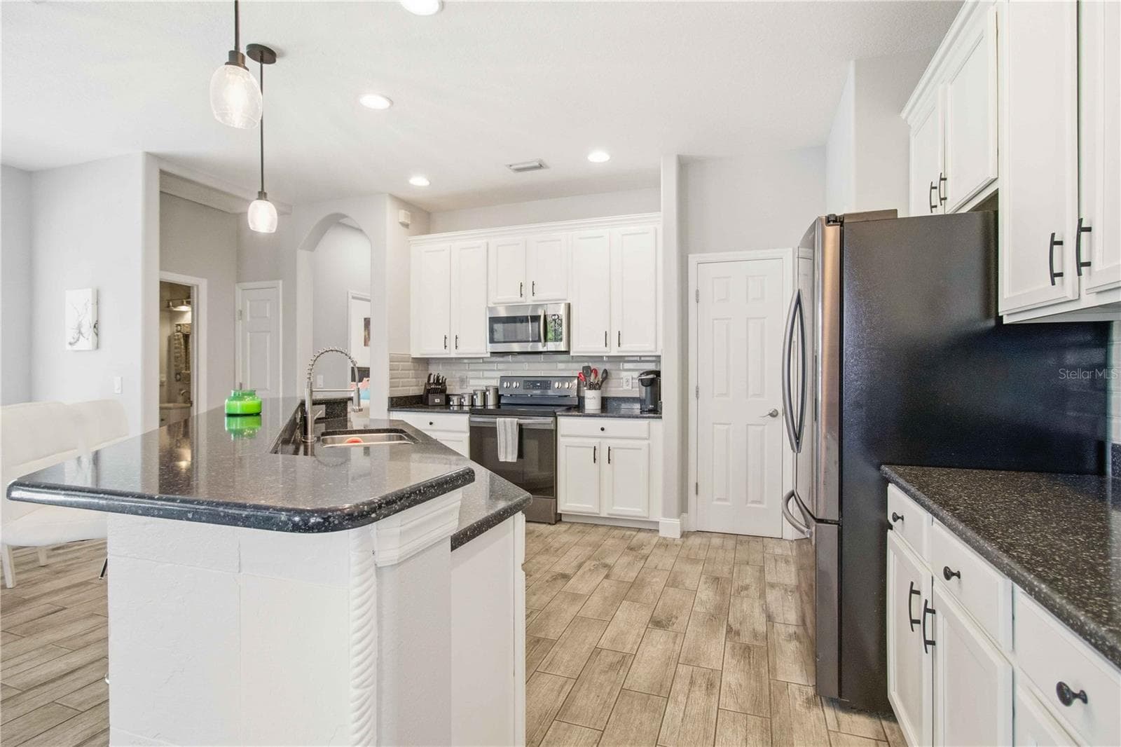 7614 DOUBLE PINE DRIVE — photo 11 of 63