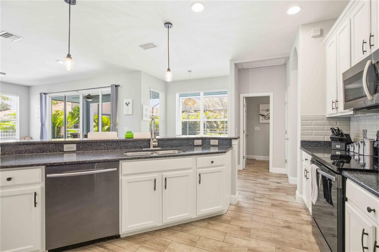 7614 DOUBLE PINE DRIVE — photo 17 of 63