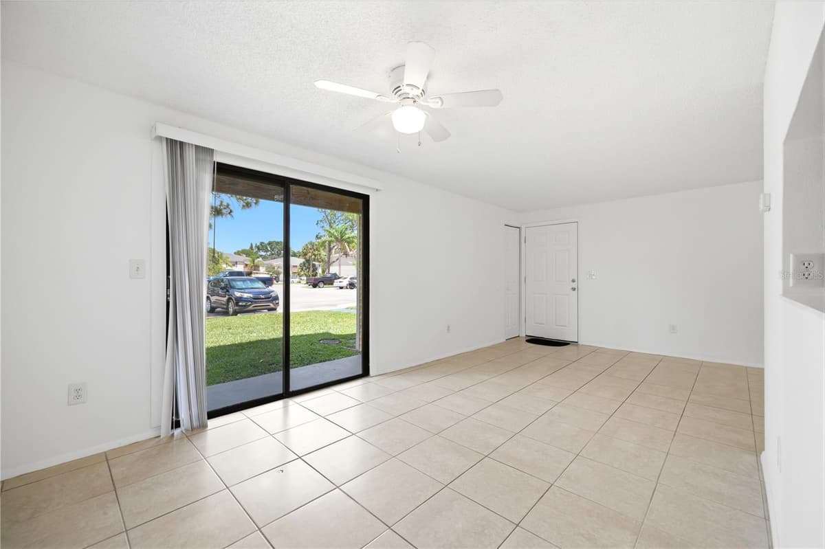 123 LOBLOLLY COURT — photo 11 of 43