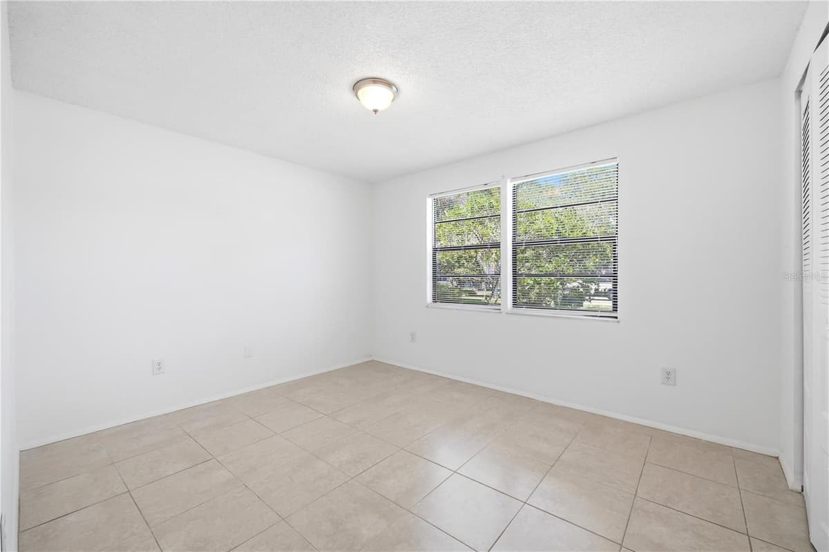 123 LOBLOLLY COURT — photo 24 of 43