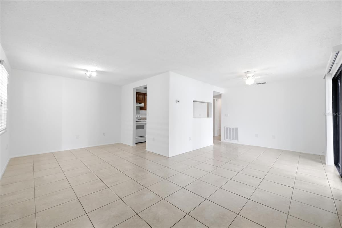 123 LOBLOLLY COURT — photo 4 of 43