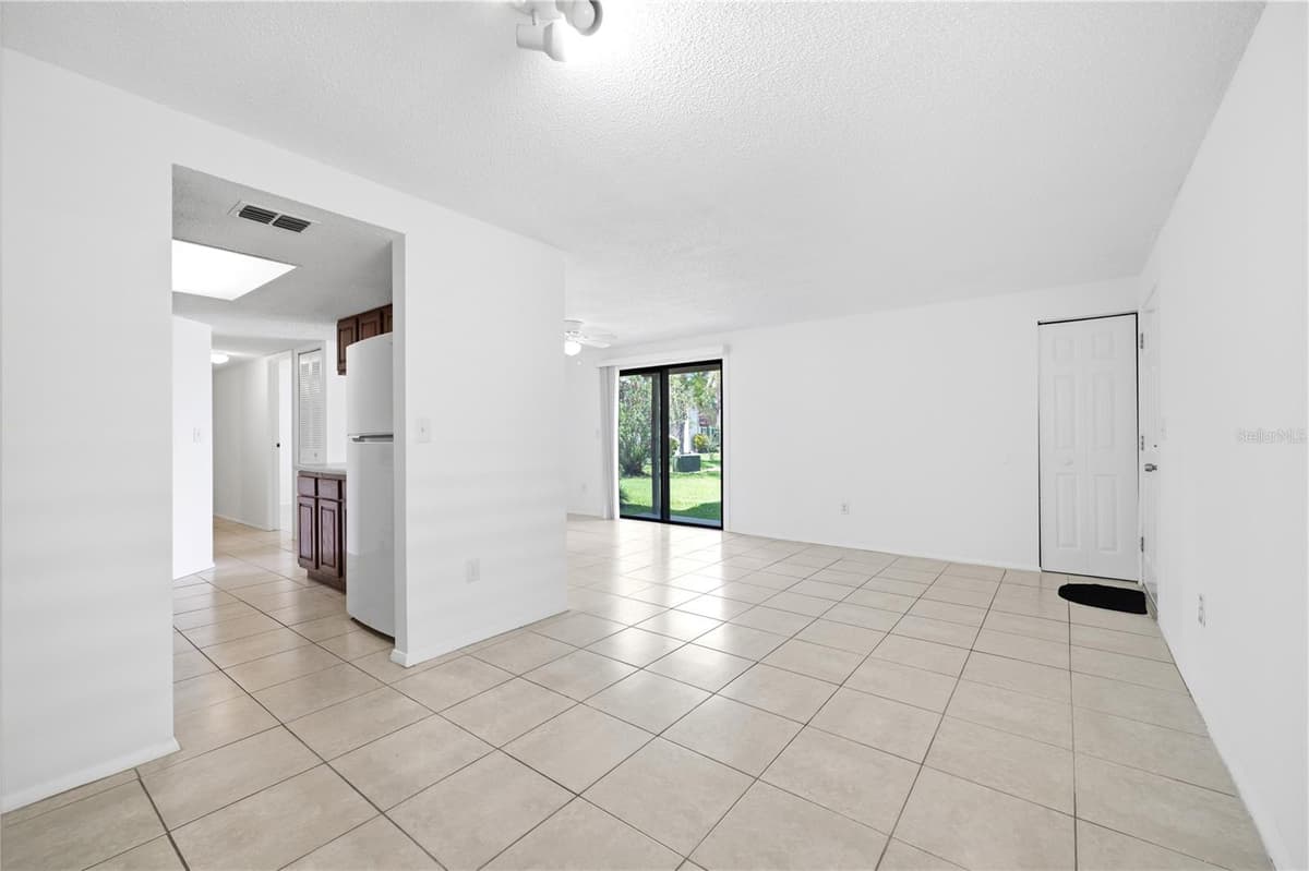 123 LOBLOLLY COURT — photo 12 of 43