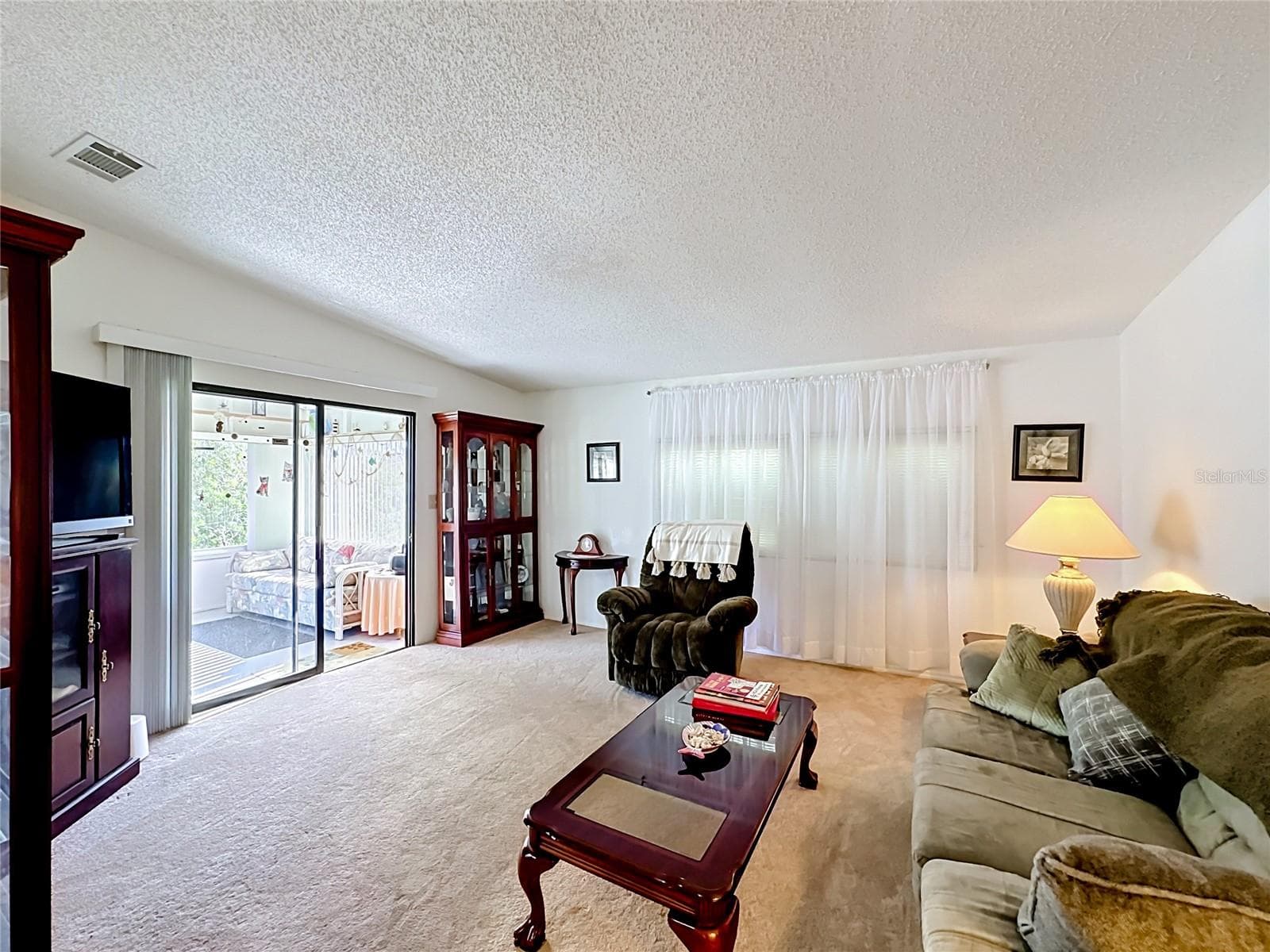 8227 CINNAMON LANE — photo 9 of 29