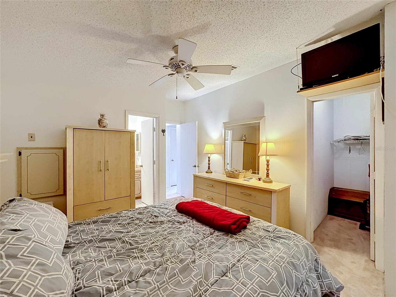 8227 CINNAMON LANE — photo 17 of 29