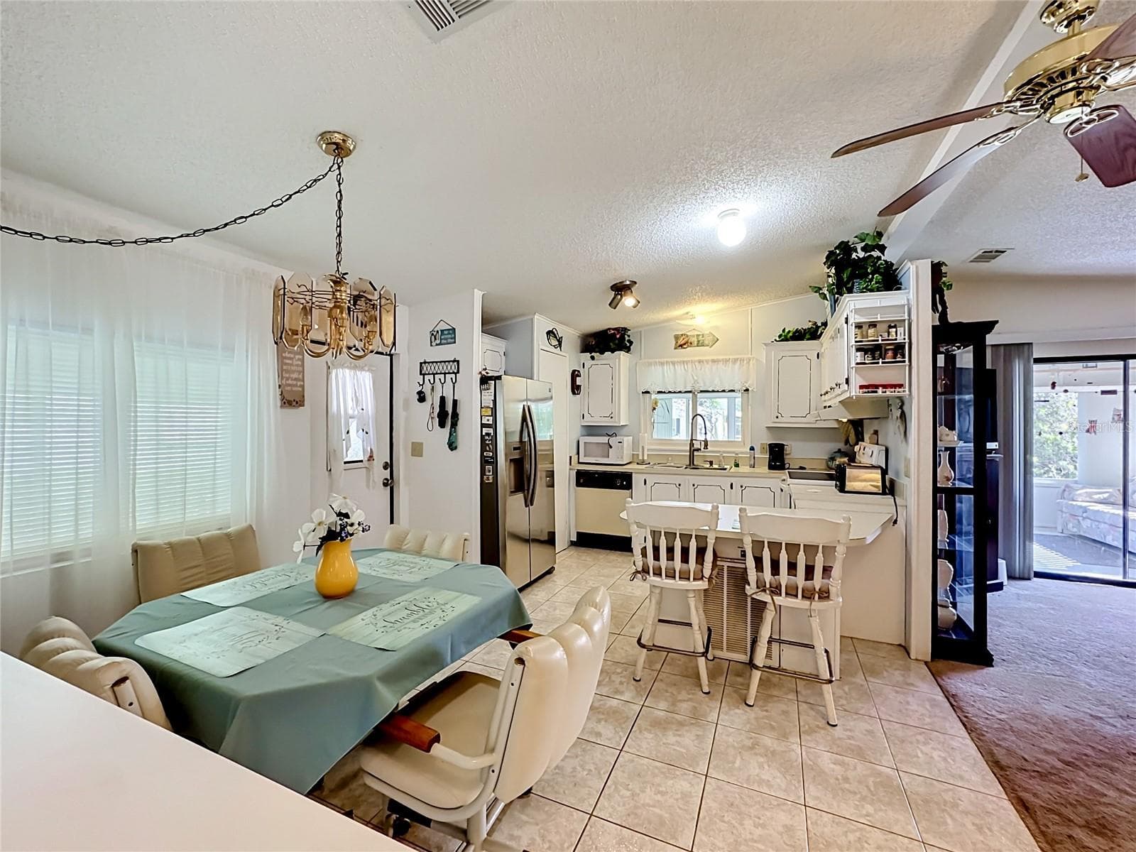 8227 CINNAMON LANE — photo 15 of 29