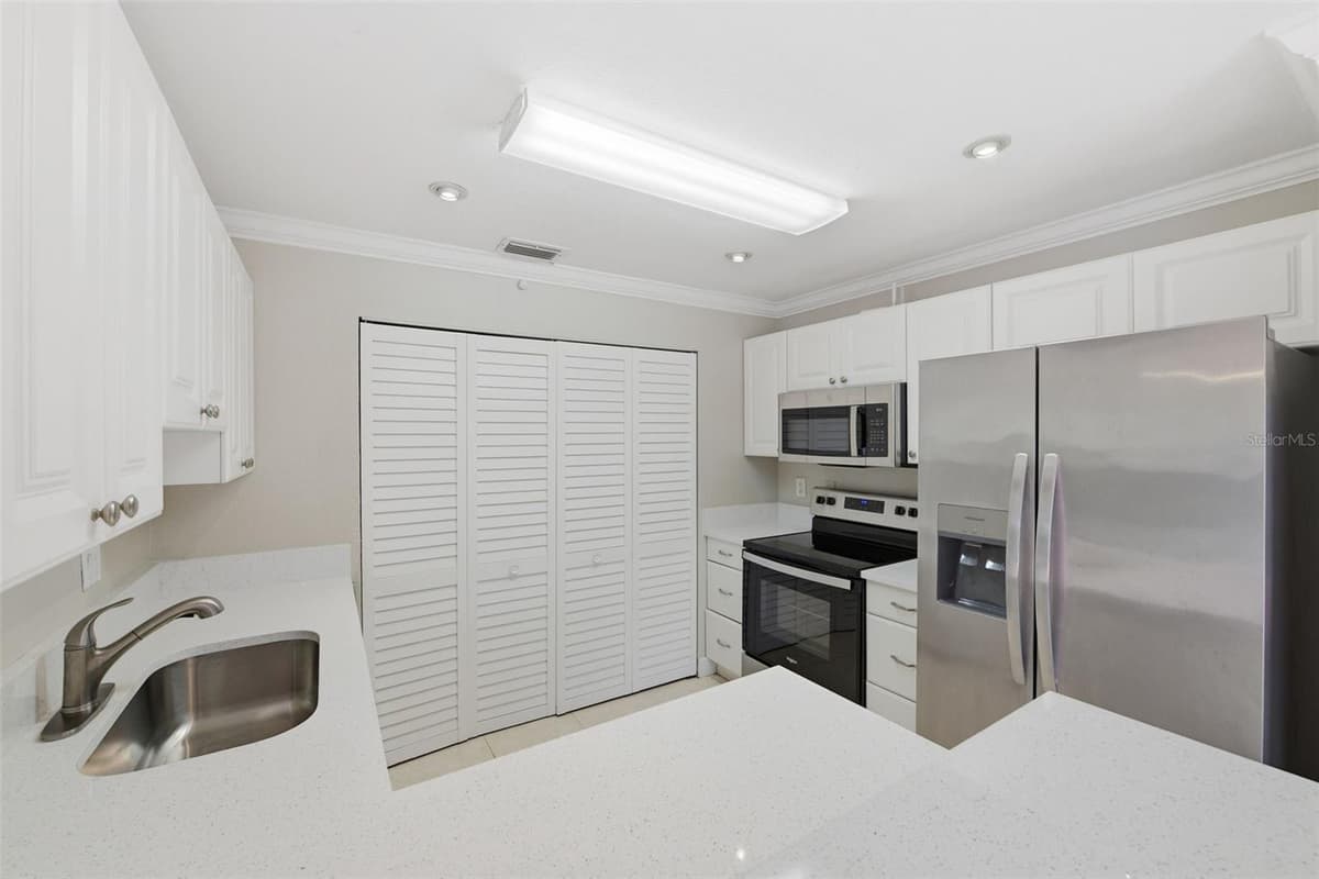 8741 CLEARY BOULEVARD — photo 19 of 37