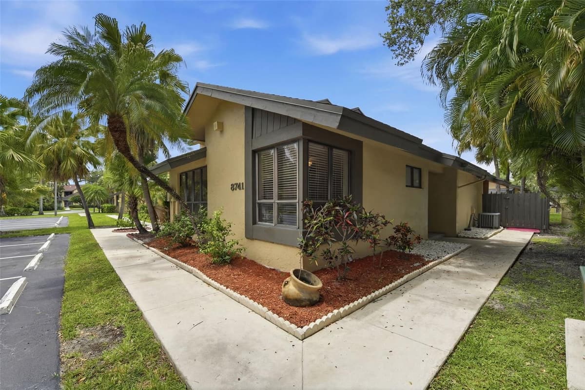 8741 CLEARY BOULEVARD — photo 3 of 37