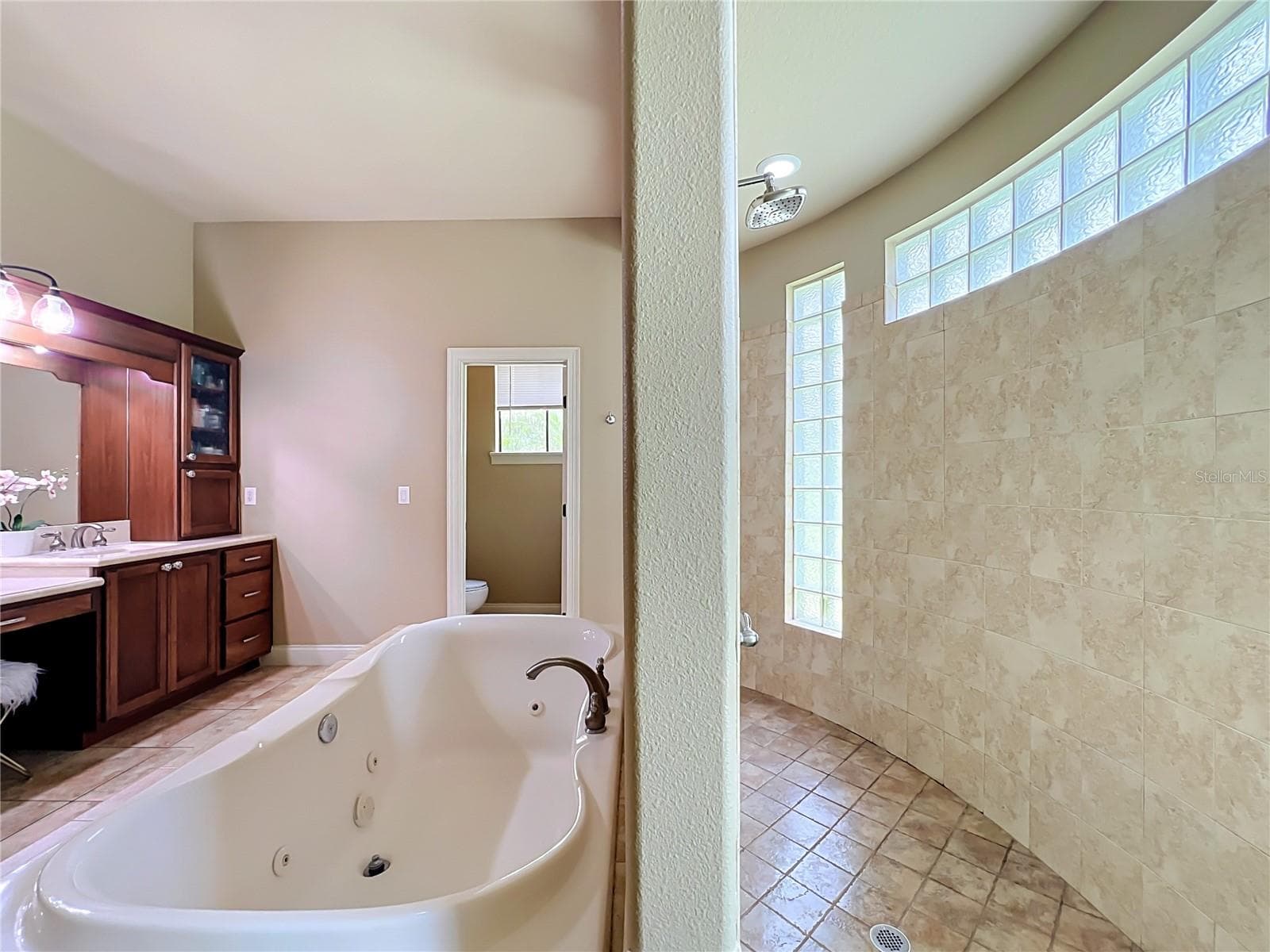 806 JOHNS POINT DRIVE — photo 49 of 98