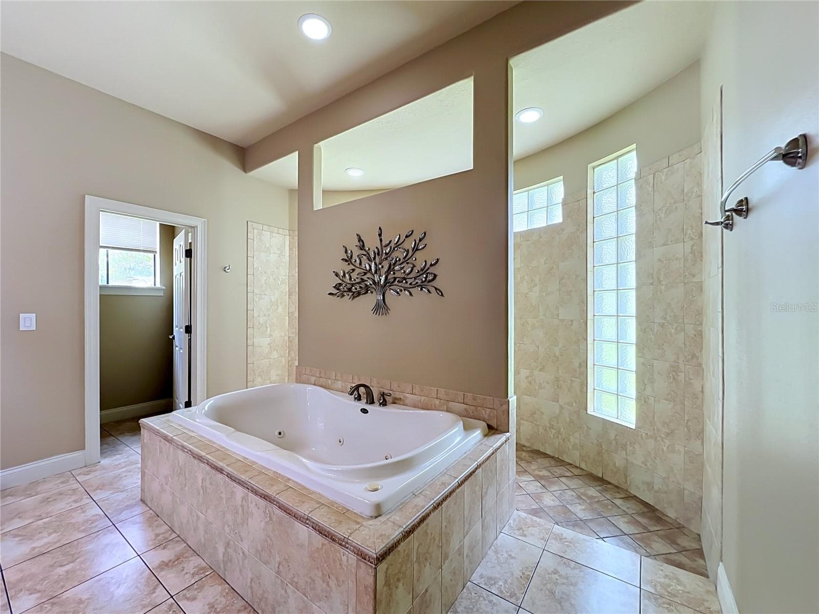 806 JOHNS POINT DRIVE — photo 48 of 98