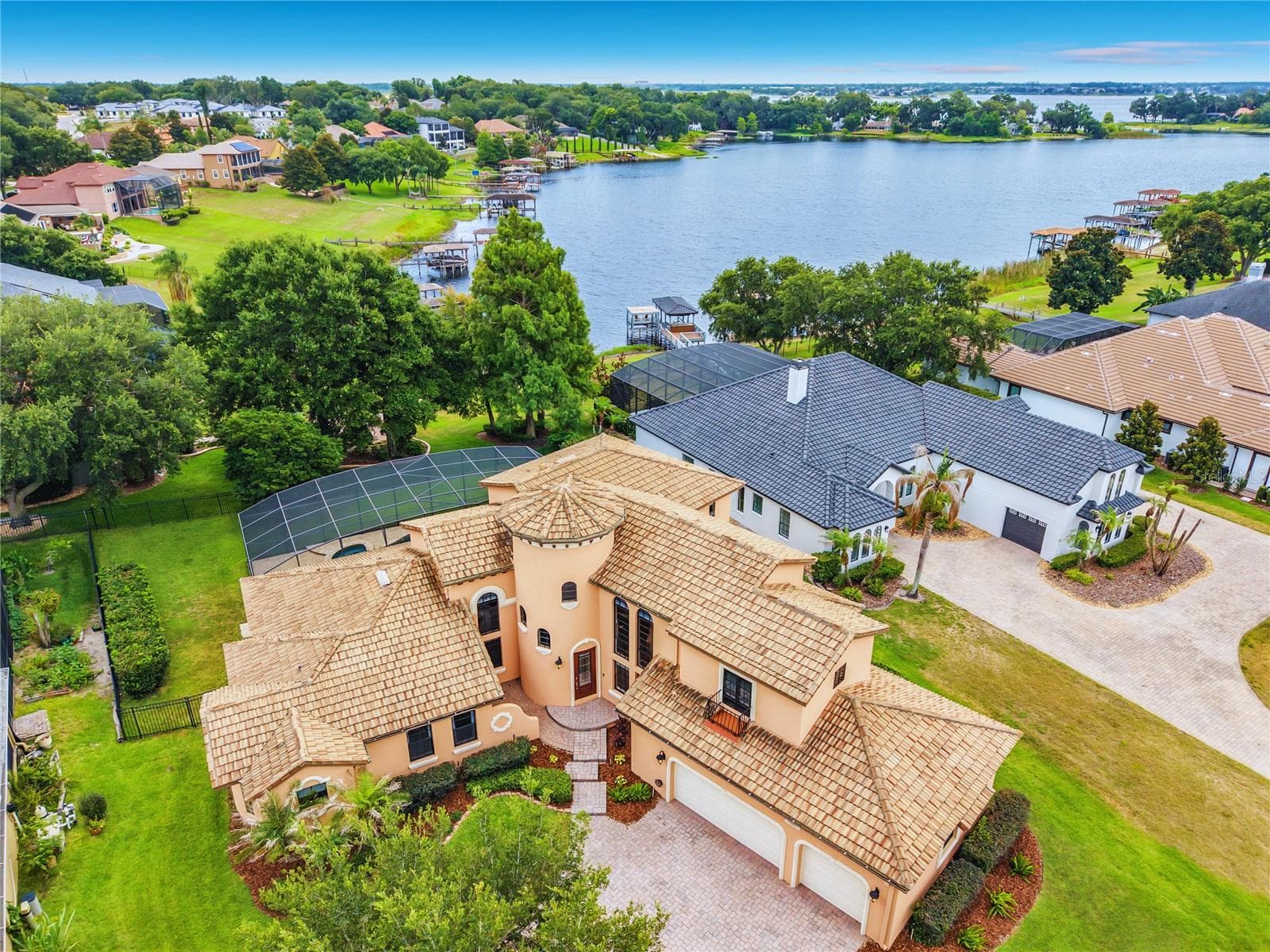 806 JOHNS POINT DRIVE — photo 1 of 98