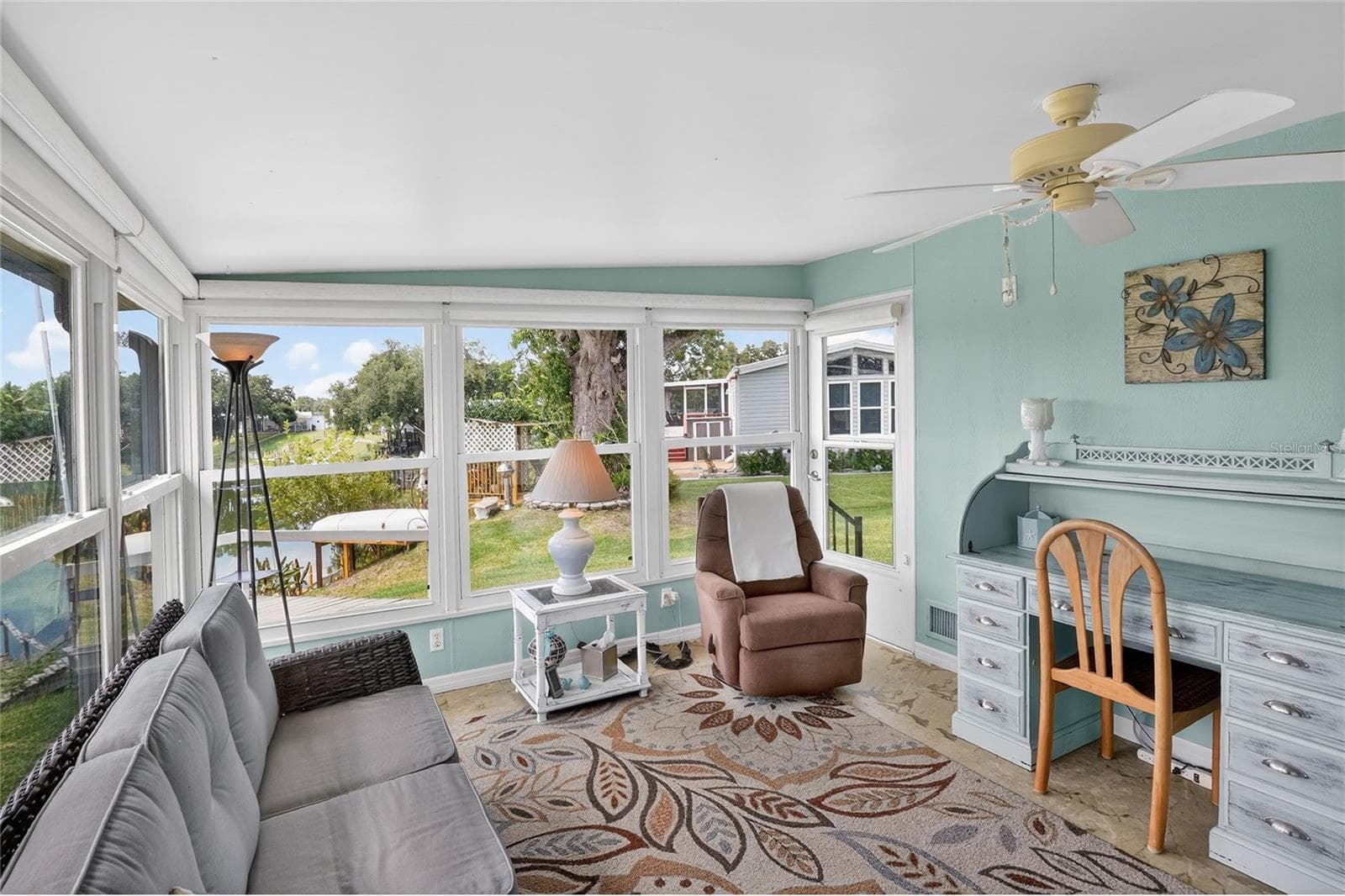 2055 FLORAL AVENUE — photo 8 of 53